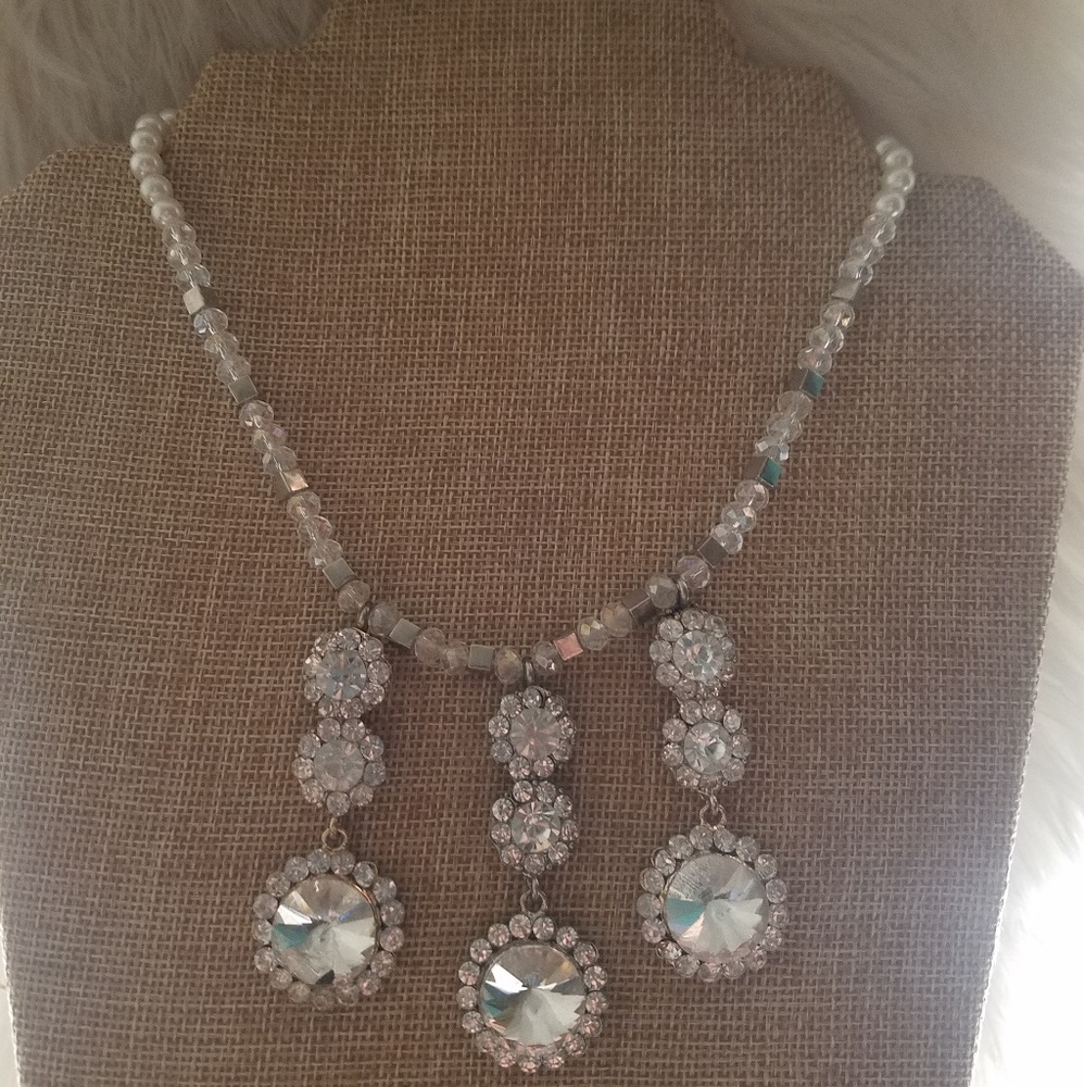 White necklace